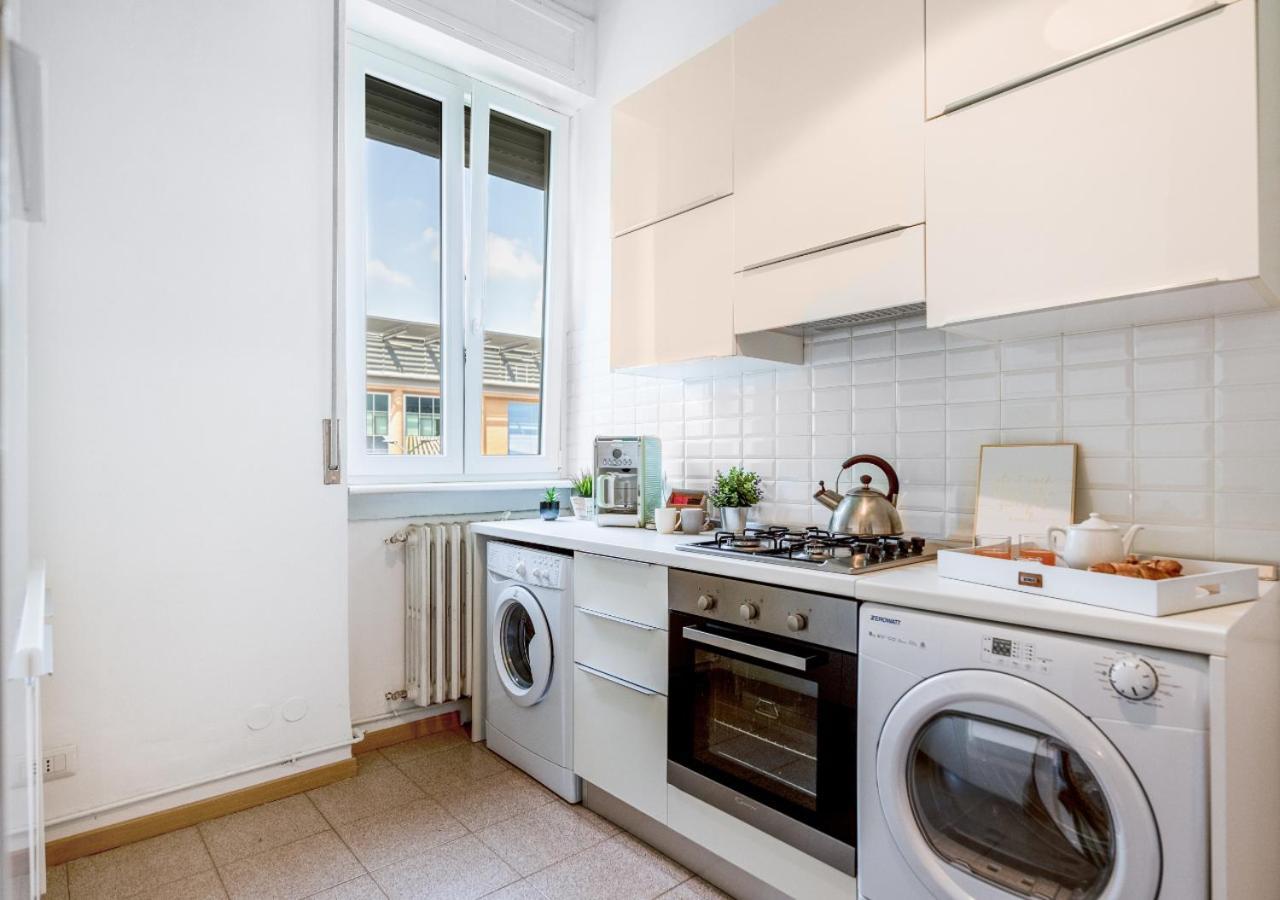 Milanese Elegance - 15 Minutes Duomo Apartment ภายนอก รูปภาพ