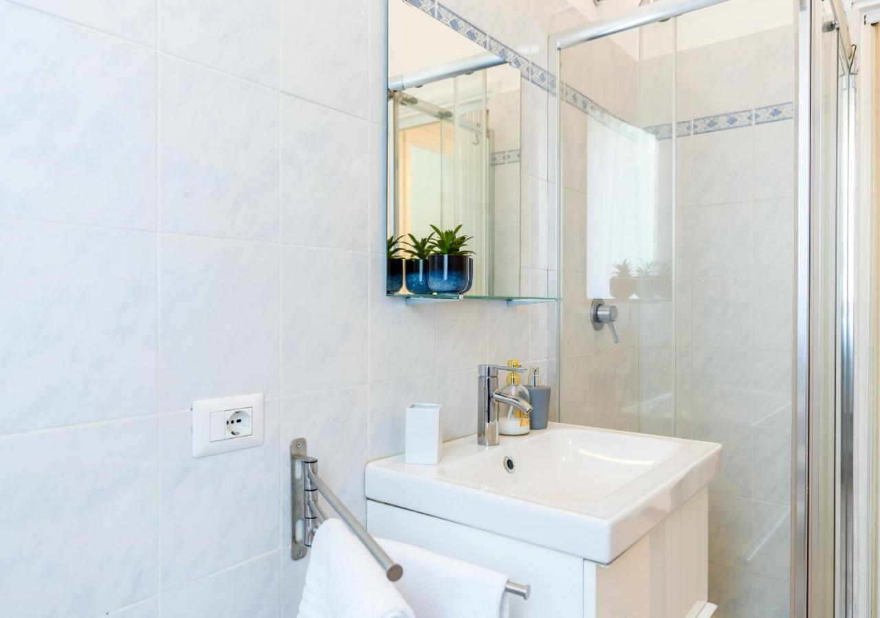 Milanese Elegance - 15 Minutes Duomo Apartment ภายนอก รูปภาพ