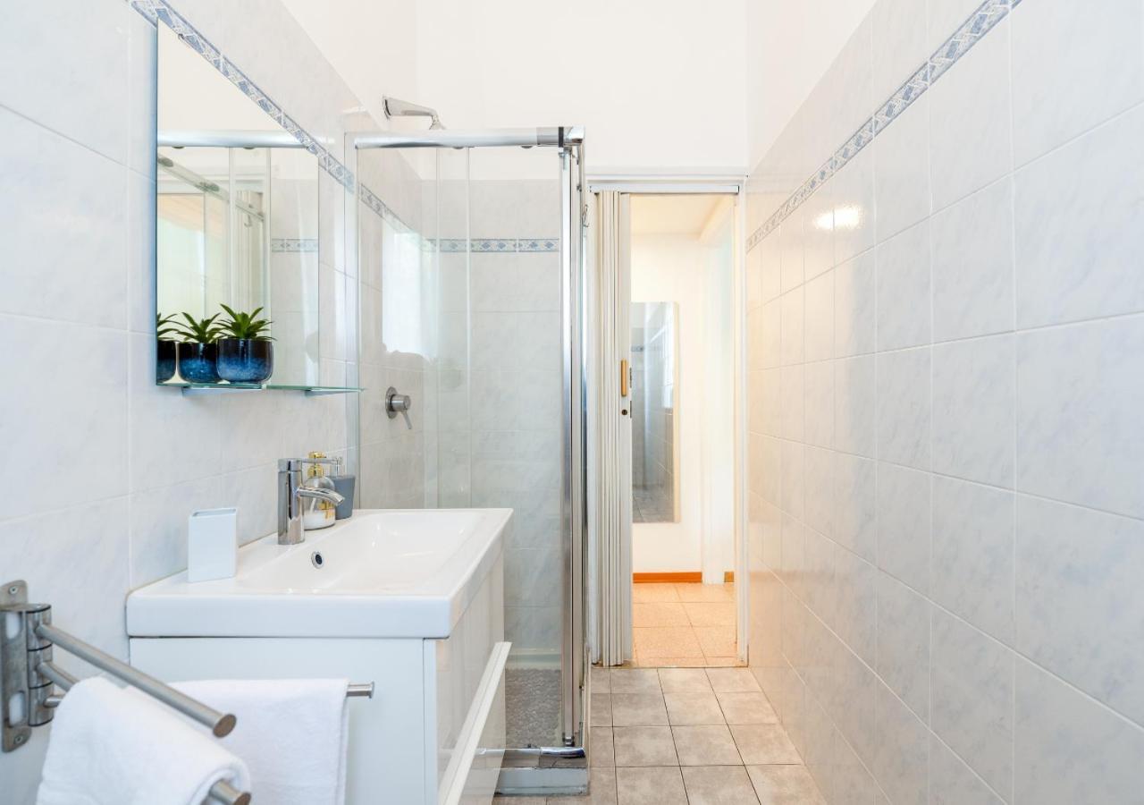 Milanese Elegance - 15 Minutes Duomo Apartment ภายนอก รูปภาพ